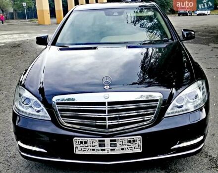 Черный Мерседес С Класс, объемом двигателя 5 л и пробегом 150 тыс. км за 23450 $, фото 1 на Automoto.ua