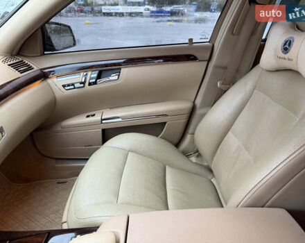 Черный Мерседес С Класс, объемом двигателя 4.66 л и пробегом 231 тыс. км за 18060 $, фото 29 на Automoto.ua