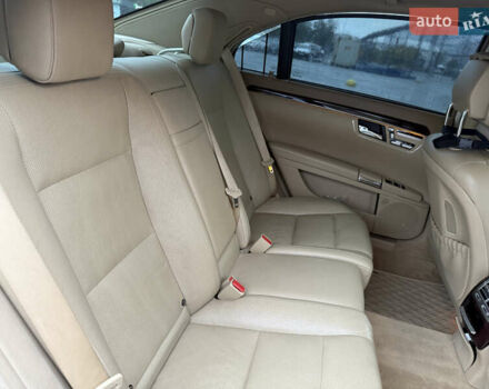 Черный Мерседес С Класс, объемом двигателя 4.66 л и пробегом 231 тыс. км за 18060 $, фото 32 на Automoto.ua