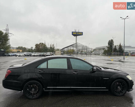 Черный Мерседес С Класс, объемом двигателя 4.66 л и пробегом 231 тыс. км за 18060 $, фото 13 на Automoto.ua