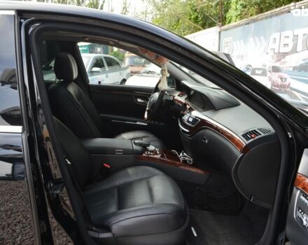 Черный Мерседес С Класс, объемом двигателя 3 л и пробегом 222 тыс. км за 19999 $, фото 14 на Automoto.ua