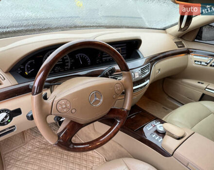 Черный Мерседес С Класс, объемом двигателя 4.66 л и пробегом 231 тыс. км за 18060 $, фото 25 на Automoto.ua