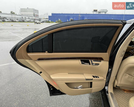 Черный Мерседес С Класс, объемом двигателя 4.66 л и пробегом 231 тыс. км за 18060 $, фото 21 на Automoto.ua