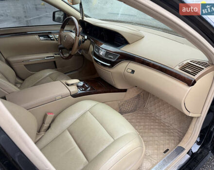 Черный Мерседес С Класс, объемом двигателя 4.66 л и пробегом 231 тыс. км за 18060 $, фото 30 на Automoto.ua