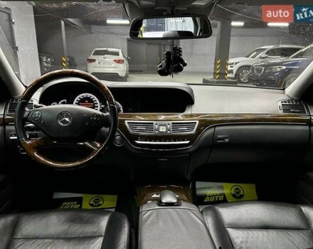 Черный Мерседес С Класс, объемом двигателя 2.99 л и пробегом 278 тыс. км за 24000 $, фото 6 на Automoto.ua