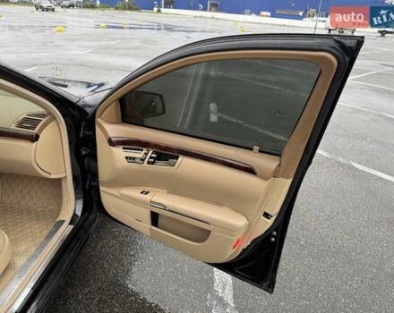 Черный Мерседес С Класс, объемом двигателя 4.66 л и пробегом 231 тыс. км за 18060 $, фото 22 на Automoto.ua