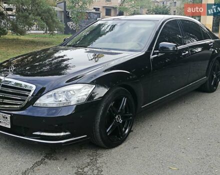 Черный Мерседес С Класс, объемом двигателя 5 л и пробегом 150 тыс. км за 23450 $, фото 5 на Automoto.ua