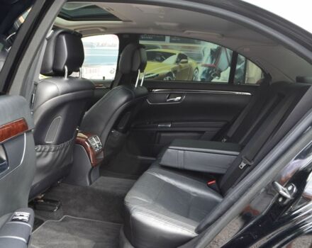 Черный Мерседес С Класс, объемом двигателя 3 л и пробегом 222 тыс. км за 19999 $, фото 11 на Automoto.ua