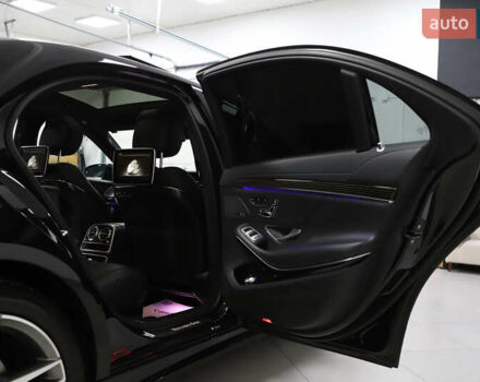 Черный Мерседес С Класс, объемом двигателя 4.66 л и пробегом 100 тыс. км за 42800 $, фото 121 на Automoto.ua