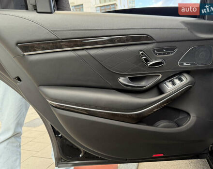 Черный Мерседес С Класс, объемом двигателя 5.98 л и пробегом 89 тыс. км за 215000 $, фото 67 на Automoto.ua