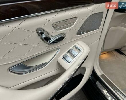 Черный Мерседес С Класс, объемом двигателя 3.98 л и пробегом 104 тыс. км за 64990 $, фото 31 на Automoto.ua