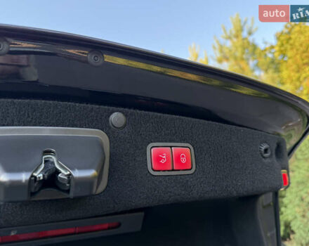 Черный Мерседес С Класс, объемом двигателя 4 л и пробегом 60 тыс. км за 104950 $, фото 105 на Automoto.ua