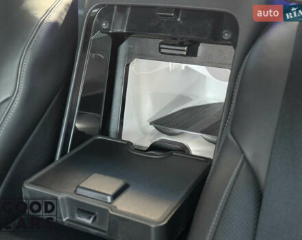 Черный Мерседес С Класс, объемом двигателя 3.98 л и пробегом 95 тыс. км за 80999 $, фото 32 на Automoto.ua