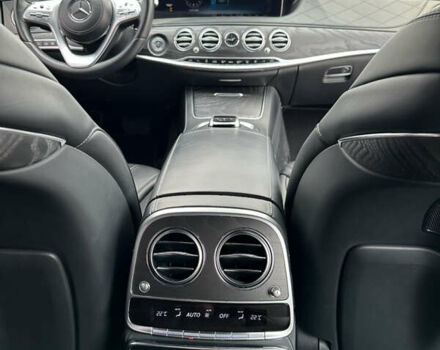 Чорний Мерседес С Клас, об'ємом двигуна 3.99 л та пробігом 119 тис. км за 61000 $, фото 22 на Automoto.ua