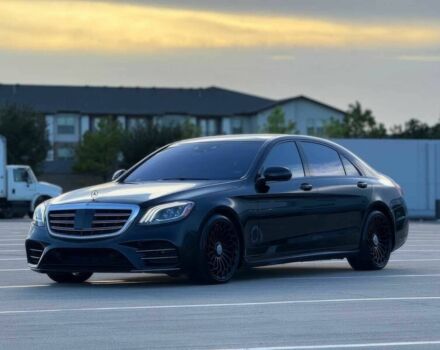Мерседес С Класс 2018 в Киеве на Automoto.ua Черный Мерседес С Класс, объемом двигателя 4 л и пробегом 39 тыс. км за 20000 $, фото 2 на Automoto.ua