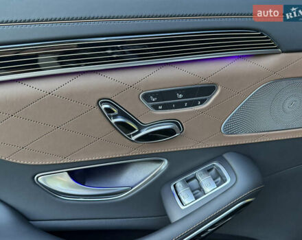 Черный Мерседес С Класс, объемом двигателя 4 л и пробегом 60 тыс. км за 104950 $, фото 96 на Automoto.ua