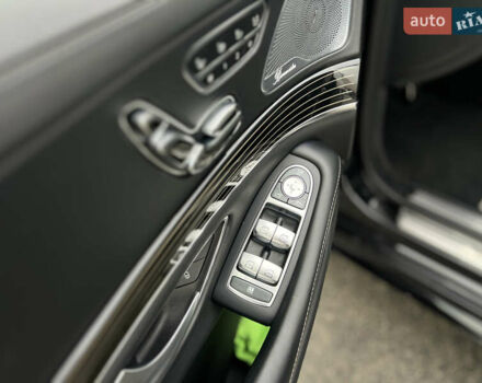 Черный Мерседес С Класс, объемом двигателя 4 л и пробегом 84 тыс. км за 105000 $, фото 23 на Automoto.ua