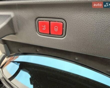 Чорний Мерседес С Клас, об'ємом двигуна 3.98 л та пробігом 62 тис. км за 129900 $, фото 98 на Automoto.ua