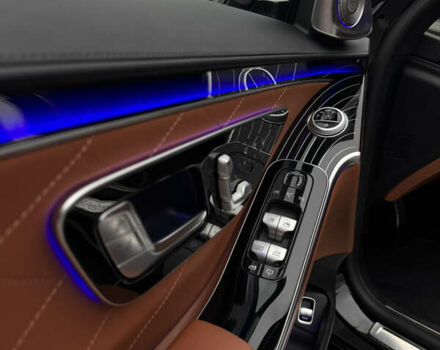 Черный Мерседес С Класс, объемом двигателя 3.98 л и пробегом 96 тыс. км за 100000 $, фото 1 на Automoto.ua