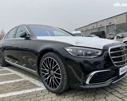 Черный Мерседес С Класс, объемом двигателя 0 л и пробегом 0 тыс. км за 198776 $, фото 2 на Automoto.ua