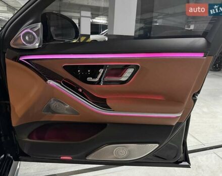 Черный Мерседес С Класс, объемом двигателя 3.98 л и пробегом 66 тыс. км за 124000 $, фото 32 на Automoto.ua