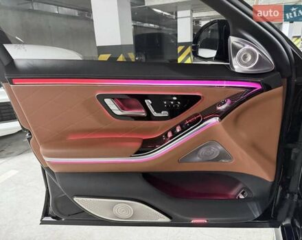 Черный Мерседес С Класс, объемом двигателя 3.98 л и пробегом 66 тыс. км за 124000 $, фото 18 на Automoto.ua