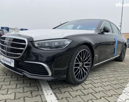 Черный Мерседес С Класс, объемом двигателя 0 л и пробегом 0 тыс. км за 198776 $, фото 1 на Automoto.ua