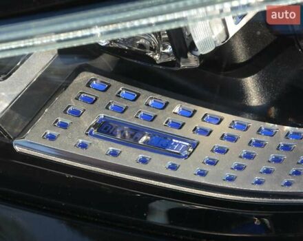 Чорний Мерседес С Клас, об'ємом двигуна 3 л та пробігом 102 тис. км за 98700 $, фото 10 на Automoto.ua