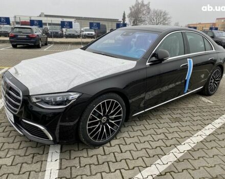 Черный Мерседес С Класс, объемом двигателя 0 л и пробегом 0 тыс. км за 198776 $, фото 5 на Automoto.ua