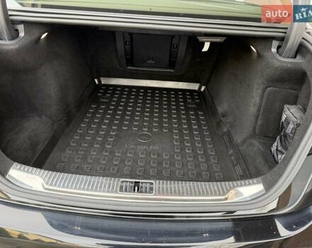 Чорний Мерседес С Клас, об'ємом двигуна 3 л та пробігом 64 тис. км за 139800 $, фото 13 на Automoto.ua