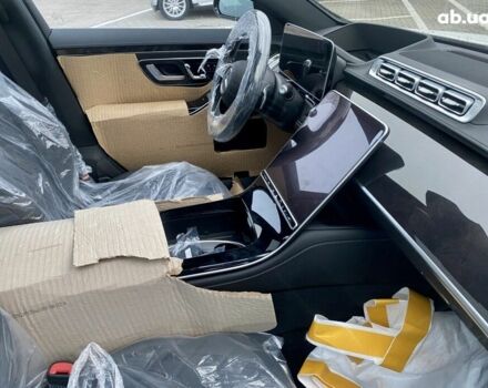 Черный Мерседес С Класс, объемом двигателя 0 л и пробегом 0 тыс. км за 198776 $, фото 12 на Automoto.ua
