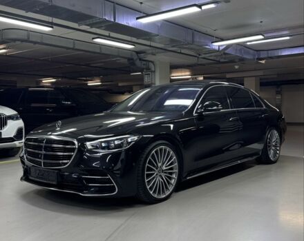 Черный Мерседес С Класс, объемом двигателя 3 л и пробегом 52 тыс. км за 128000 $, фото 1 на Automoto.ua