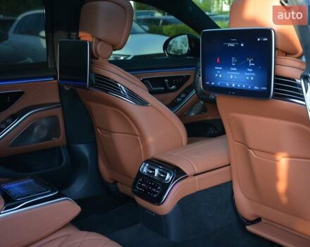 Чорний Мерседес С Клас, об'ємом двигуна 3 л та пробігом 102 тис. км за 98700 $, фото 72 на Automoto.ua