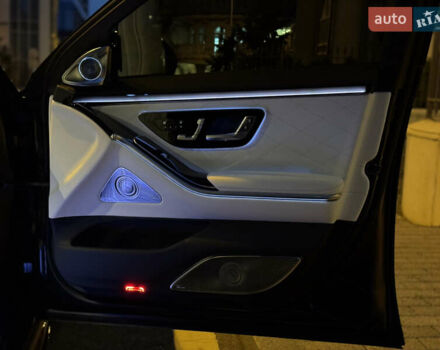 Черный Мерседес С Класс, объемом двигателя 3.98 л и пробегом 23 тыс. км за 185000 $, фото 67 на Automoto.ua