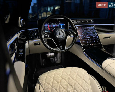 Черный Мерседес С Класс, объемом двигателя 3.98 л и пробегом 23 тыс. км за 177000 $, фото 24 на Automoto.ua