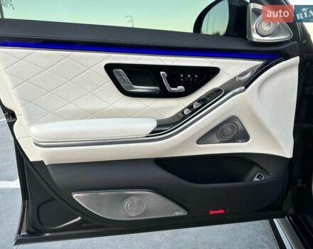 Черный Мерседес С Класс, объемом двигателя 3.98 л и пробегом 25 тыс. км за 180000 $, фото 42 на Automoto.ua