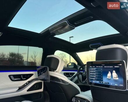 Черный Мерседес С Класс, объемом двигателя 3.98 л и пробегом 25 тыс. км за 180000 $, фото 70 на Automoto.ua