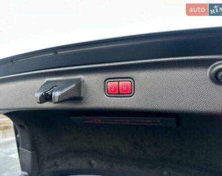 Черный Мерседес С Класс, объемом двигателя 3.98 л и пробегом 25 тыс. км за 180000 $, фото 36 на Automoto.ua