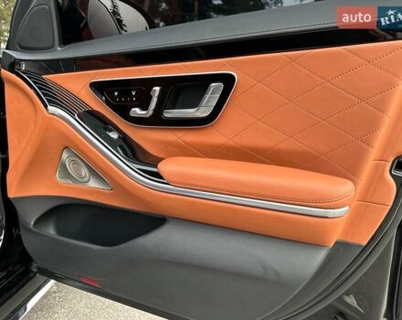 Черный Мерседес С Класс, объемом двигателя 3.98 л и пробегом 44 тыс. км за 139900 $, фото 76 на Automoto.ua