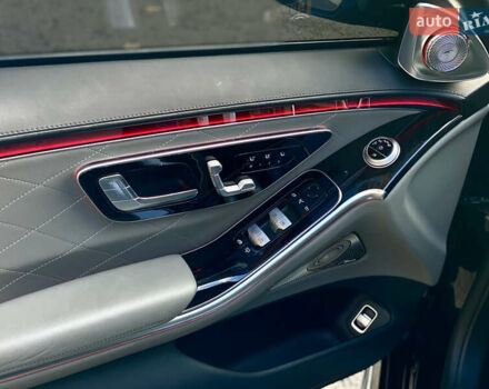 Чорний Мерседес С Клас, об'ємом двигуна 3.98 л та пробігом 64 тис. км за 104900 $, фото 13 на Automoto.ua