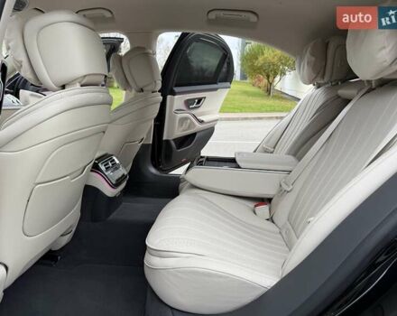 Черный Мерседес С Класс, объемом двигателя 3 л и пробегом 37 тыс. км за 120000 $, фото 49 на Automoto.ua