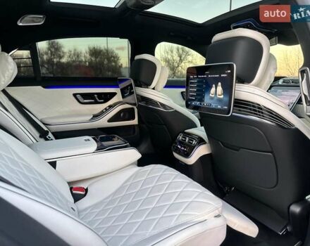 Черный Мерседес С Класс, объемом двигателя 3.98 л и пробегом 25 тыс. км за 180000 $, фото 76 на Automoto.ua