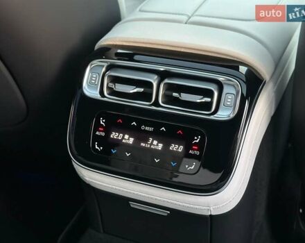 Черный Мерседес С Класс, объемом двигателя 3.98 л и пробегом 25 тыс. км за 180000 $, фото 77 на Automoto.ua