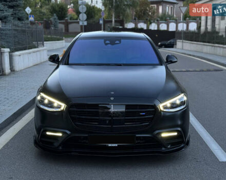 Черный Мерседес С Класс, объемом двигателя 3.98 л и пробегом 23 тыс. км за 185000 $, фото 2 на Automoto.ua