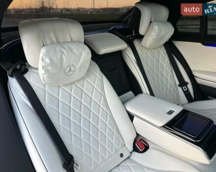 Черный Мерседес С Класс, объемом двигателя 3.98 л и пробегом 25 тыс. км за 180000 $, фото 69 на Automoto.ua