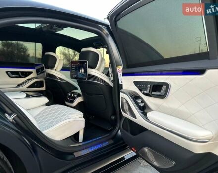 Черный Мерседес С Класс, объемом двигателя 3.98 л и пробегом 25 тыс. км за 180000 $, фото 67 на Automoto.ua