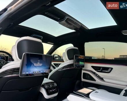 Черный Мерседес С Класс, объемом двигателя 3.98 л и пробегом 25 тыс. км за 180000 $, фото 94 на Automoto.ua