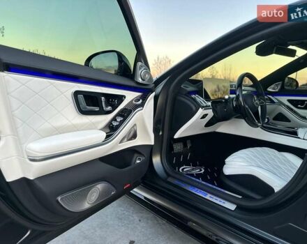 Черный Мерседес С Класс, объемом двигателя 3.98 л и пробегом 25 тыс. км за 180000 $, фото 43 на Automoto.ua