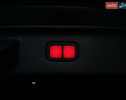 Черный Мерседес С Класс, объемом двигателя 3.98 л и пробегом 23 тыс. км за 185000 $, фото 62 на Automoto.ua