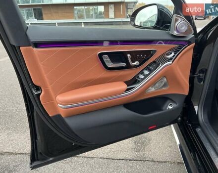 Чорний Мерседес С Клас, об'ємом двигуна 3.98 л та пробігом 18 тис. км за 165000 $, фото 19 на Automoto.ua